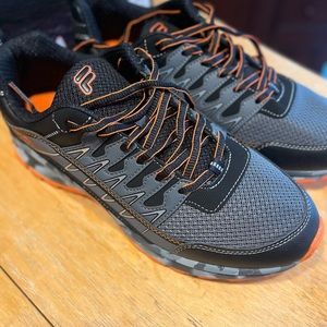 Brand new men’s Fila trailblazer shoes